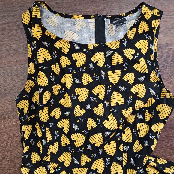 Retrolicious Bee 🐝 Licious Dress Limited Edition Novelty Print Vintage EUC XL - Picture 3 of 5